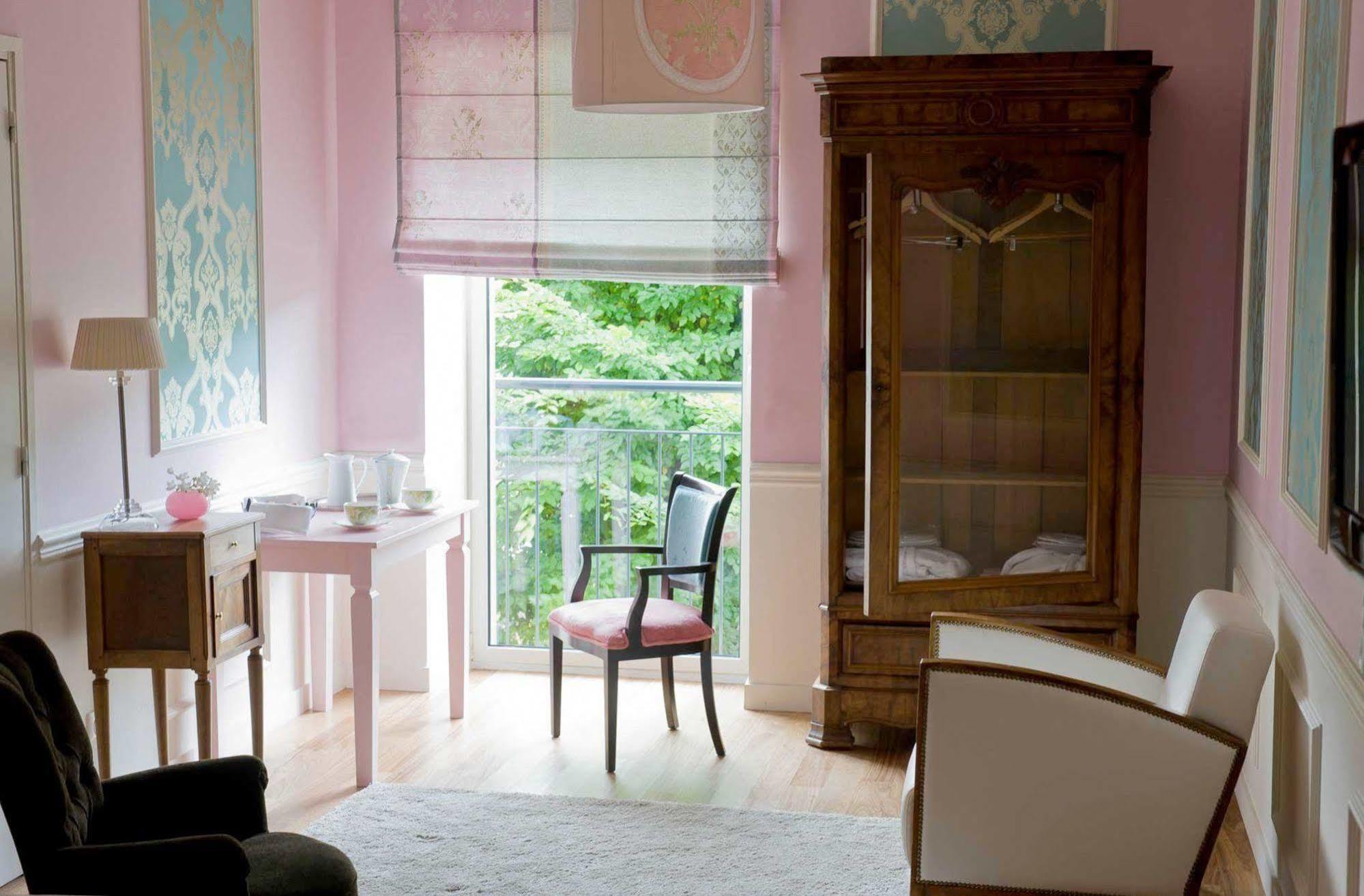 Hotel Spa Frederic Carrion Et Sa Table Gastronomique Viré Exteriér fotografie